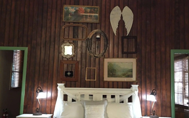 Hillview Cottages