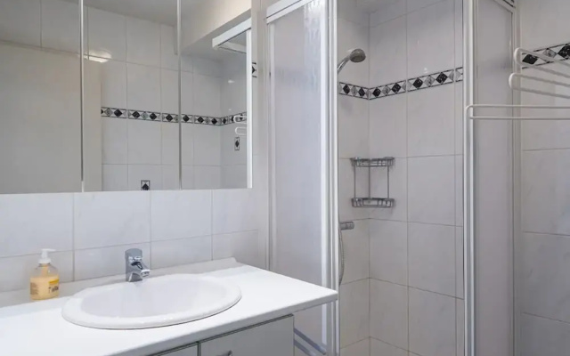 Apartment With 2 Bedrooms and sea View