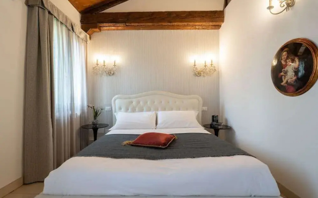 Grand Palace Apartments