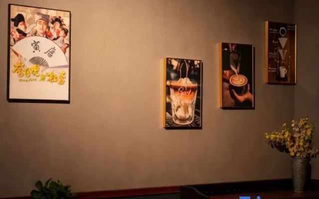 Longmen Inn · Cold Home Film Hotel