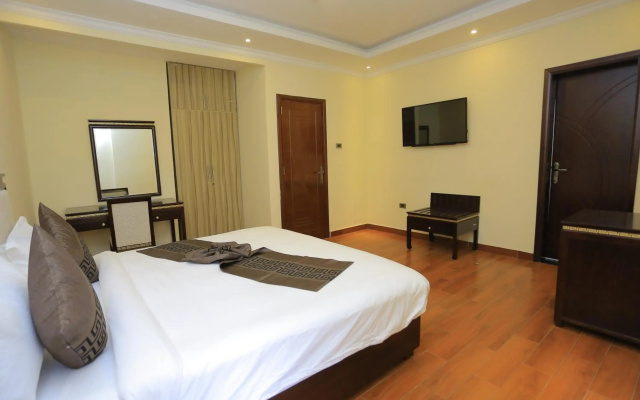 Yadonay Hotel