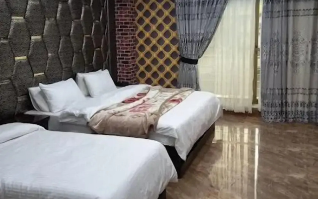 New Park Hotel & Restaurant