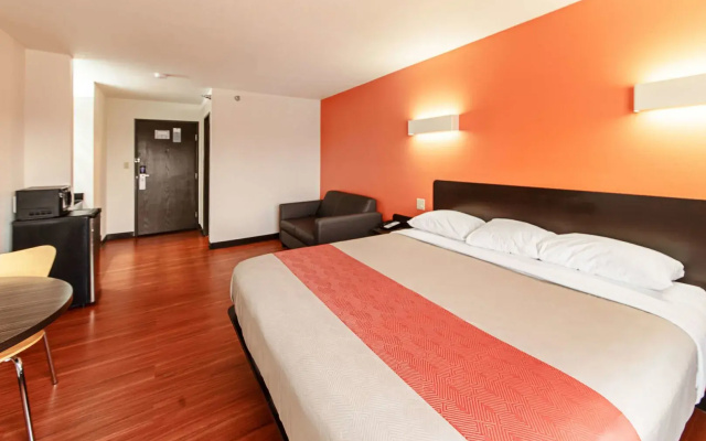 Motel 6 Lebanon, IN