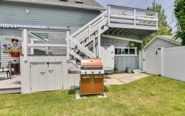 Pet-friendly Loft Vacation Rental w/ Fire Pit!