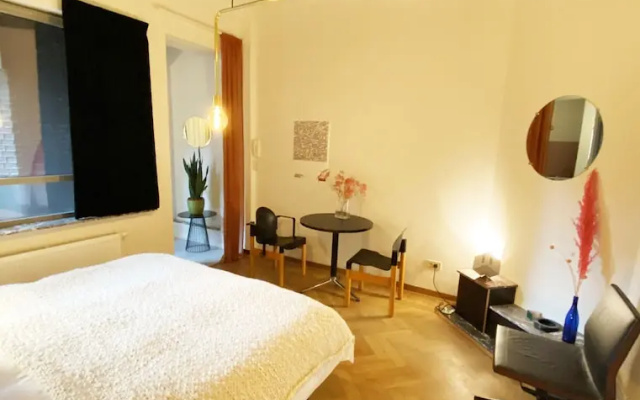 B & B Expohouse