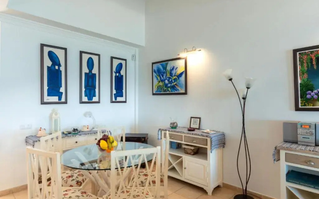 HolidayVilla Marina 2- Beachfront, Wifi , Sea View by Holidayshome