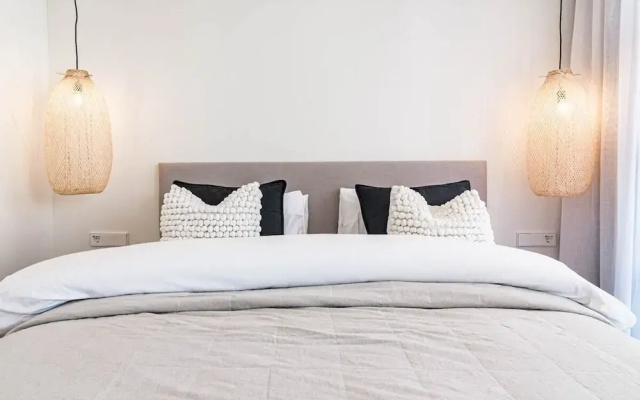 A8- Seaclub Suites by Roomservices
