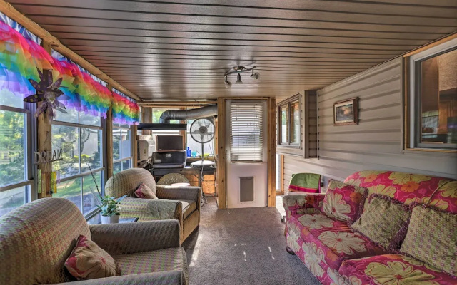 Family-friendly Omaha Oasis ~ 10 Mi to Dtwn!