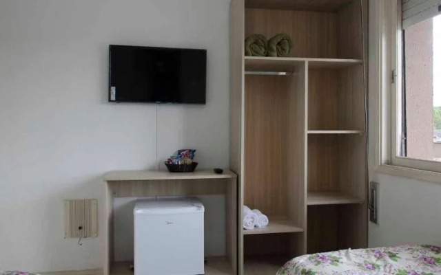 Hosting Hotel