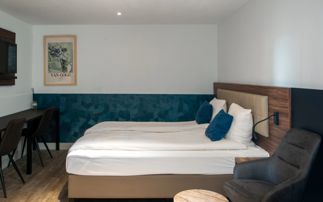 Amsterdam Lake Hotel
