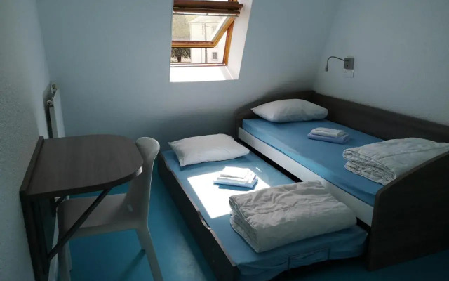 Auberge De Jeunesse DOrleans Et CRJS