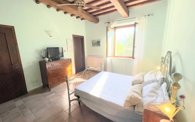 Detached Villa - Sleeps 10 - Pool - Pergola - Playground for Children - Wifi