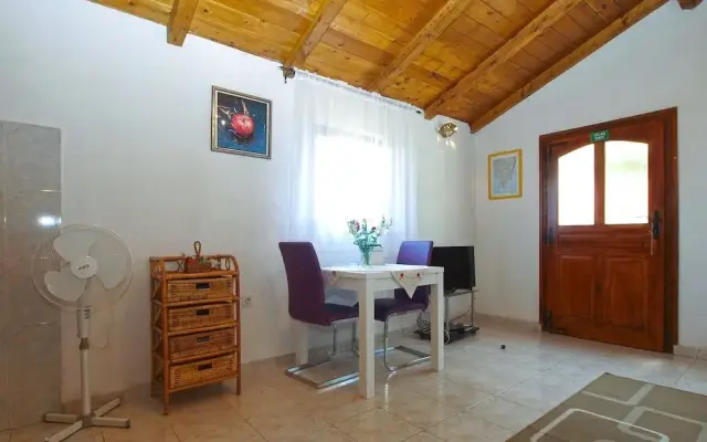 Apartment 1876