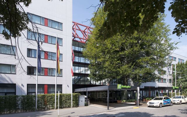 Отель Holiday Inn Berlin City-West вид на фасад