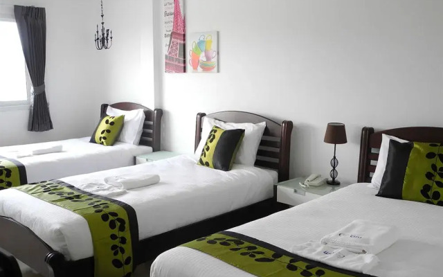 Phet Cha-am Plaza & Resort