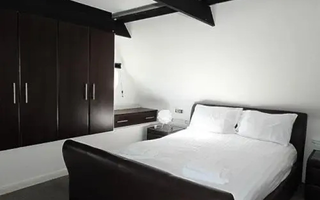 Marina Mews 2