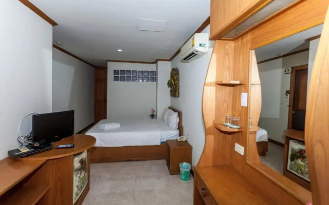 Andaman Sea Guesthouse