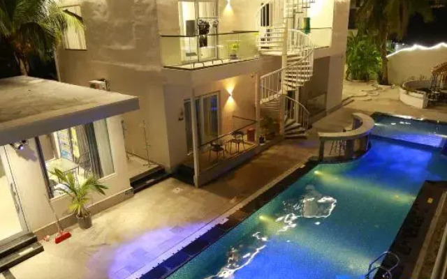 Sanya Haiyunyang Pool Luxury Homestay (West Island Branch)