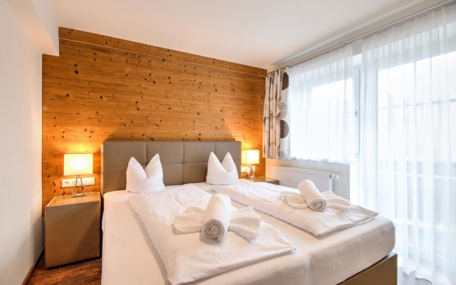 Ski-in/ski-out Brunner Apartment Top 2