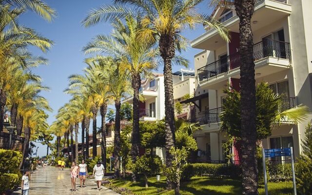 Отель Crystal Aura Beach Resort Кемер вид на фасад