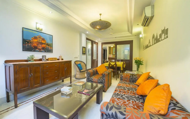 OYO 585 Home Stay B&B Tree of life