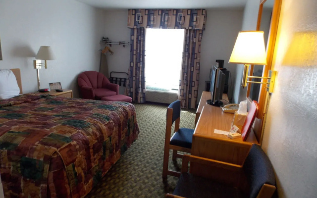 Norwood Inn and Suites - Roseville