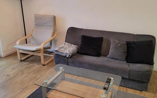 Schone, Gemutliche Moblierte 2 Zi Wohnung in Rgb