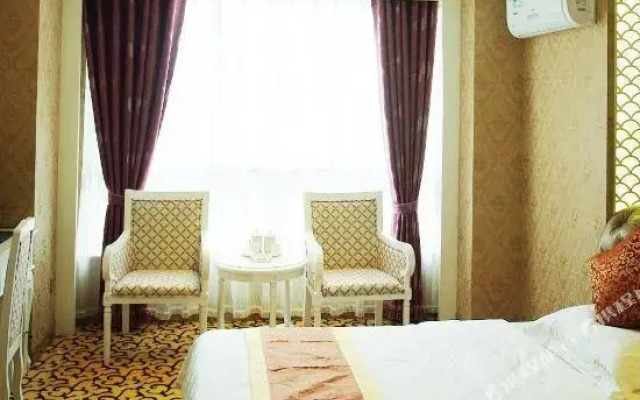 Xinjinhu Business Hotel