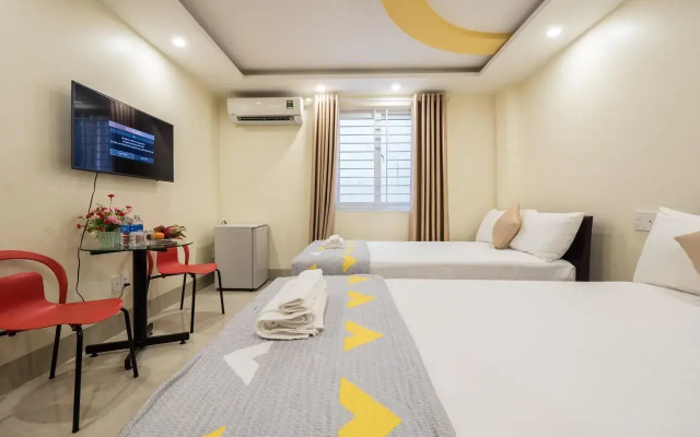 Johnny Hotel