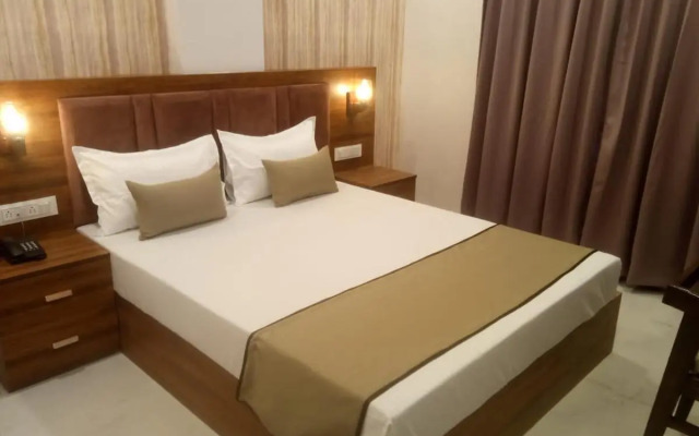 Hotel Mumbai House LIG Indore