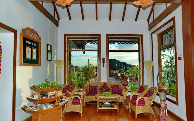 Myanmar Treasure Resort Inle