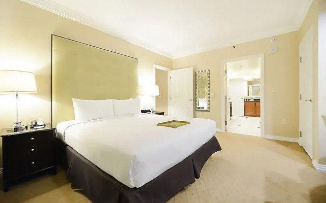 Signature Suites Collection
