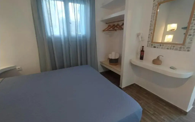 PERIVOLI 1-CHORA(5min away from the center by car)