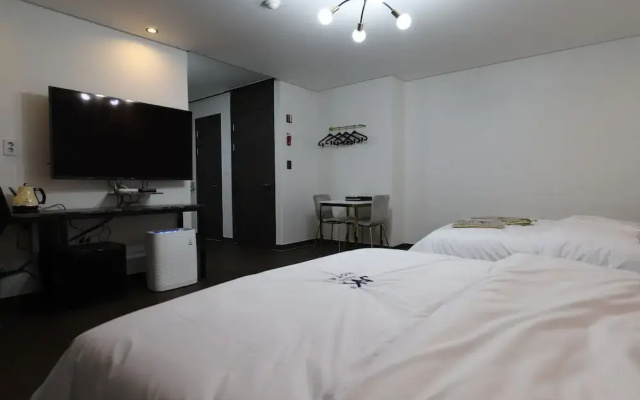Gunsan the Bridge Hotel