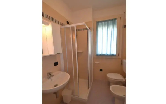 Spacious Apartment in Rosolina Mare Near Sea