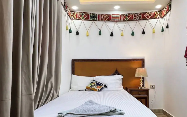 Atlantis pyramids Inn new