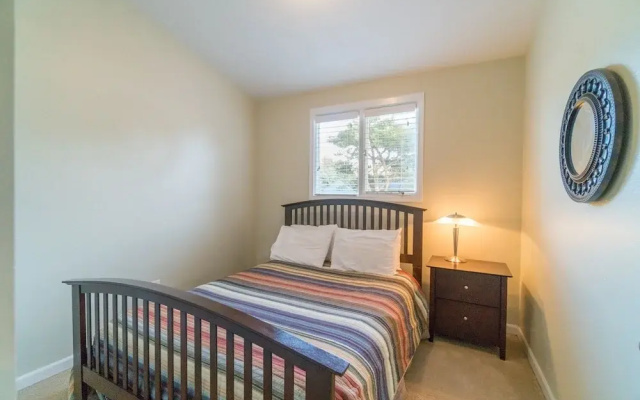Beach Retreat 4 Bedrooms 2 Bathrooms Home