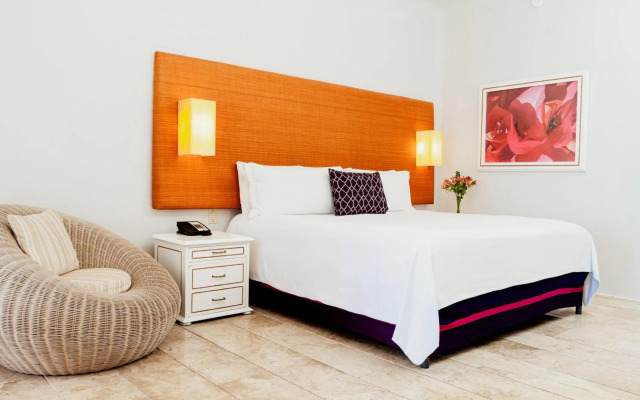 Camino Real Zaashila Huatulco