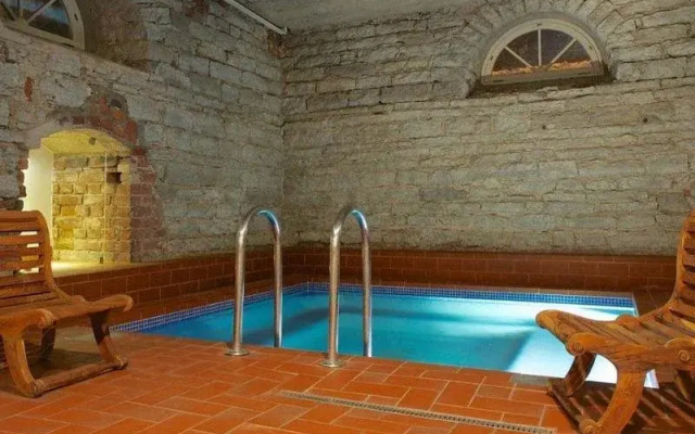 16 Eur Hostels Fat Margarets