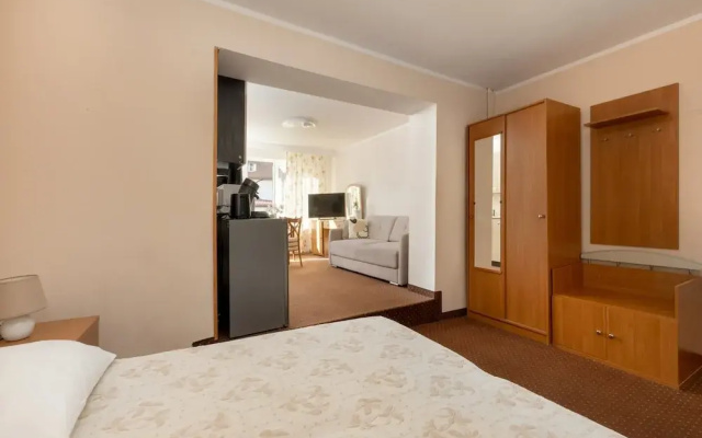 Comfortable Holiday Studio, Breakfast Included