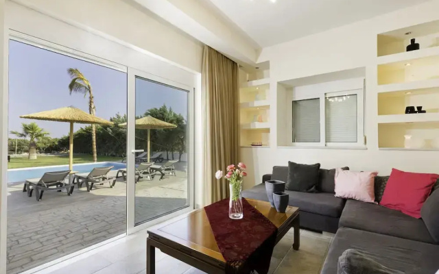 Antonoglou Beach Villas, Gennadi