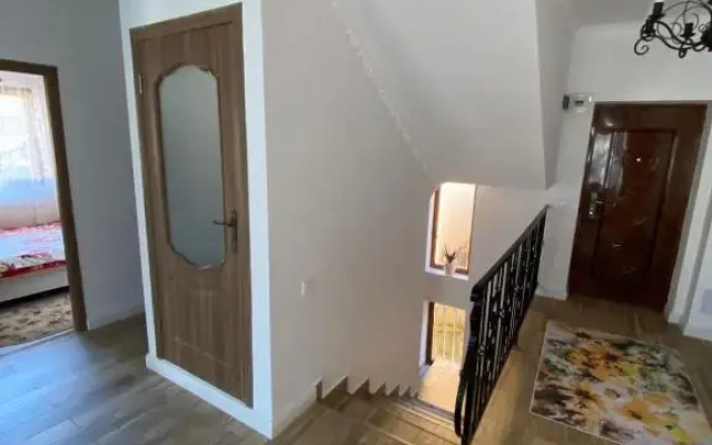 B House Bușteni