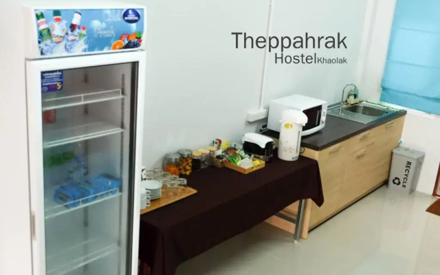 Theppahrak Hostel Khaolak