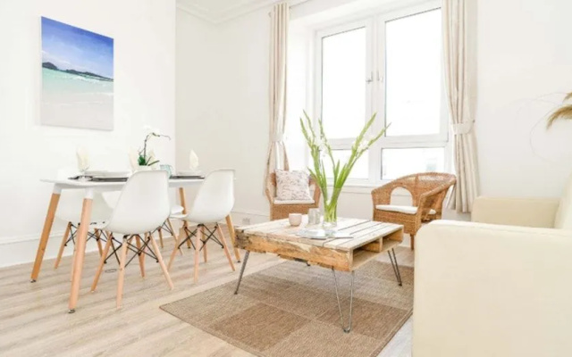 Modern Central Apartment
