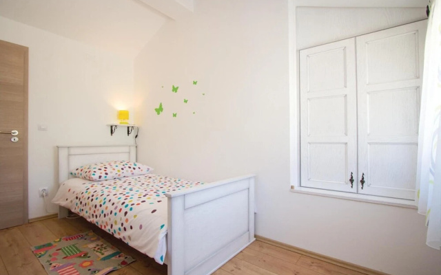 Stunning Home in Filipana With Wifi and 2 Bedrooms