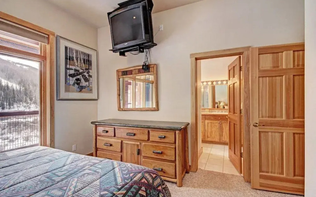 301MC Mill Creek by RedAwning