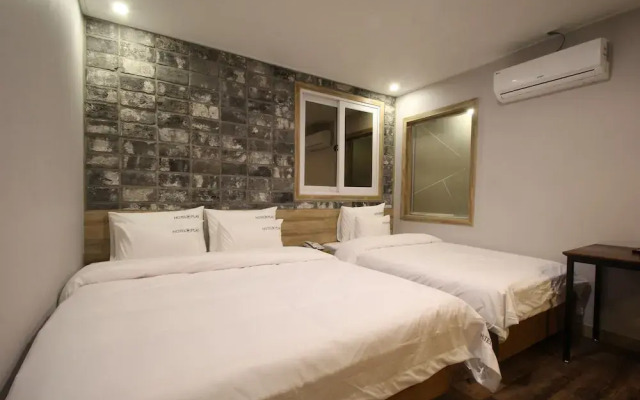 Play Hotel