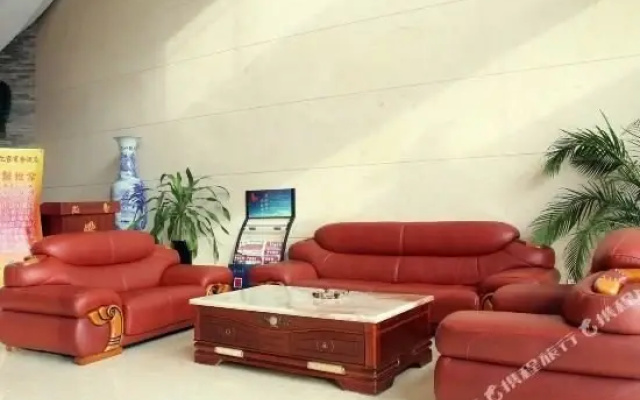 Dongshi Hotel (Huoju Zhangjiabian Branch)