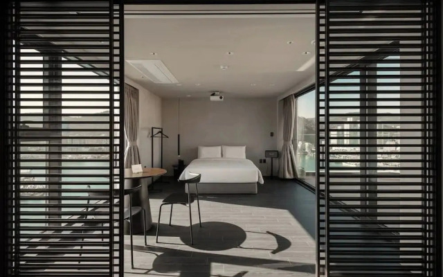 Hlow Busan Hotel