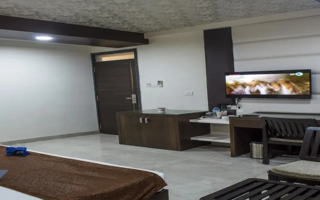 OYO 2146 Hotel Tilak
